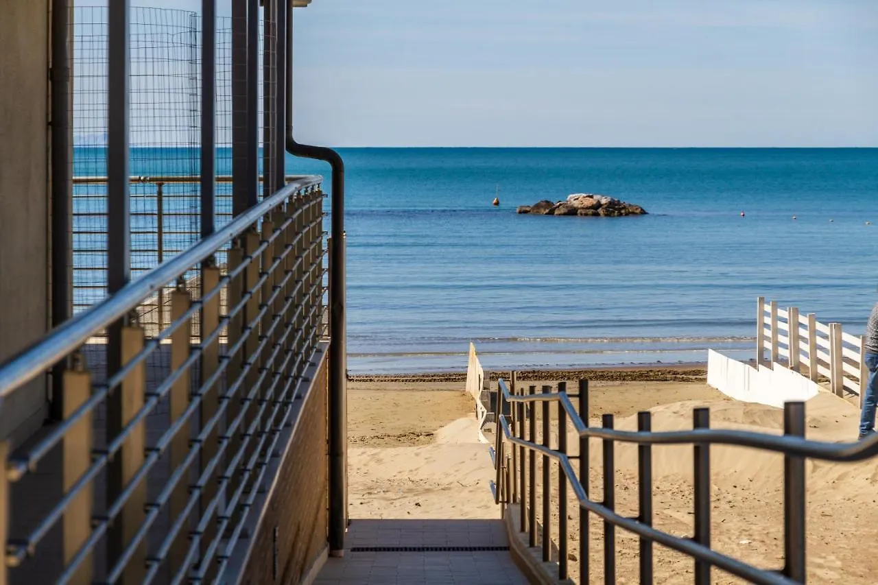 Terra Apartment Follonica 0*,